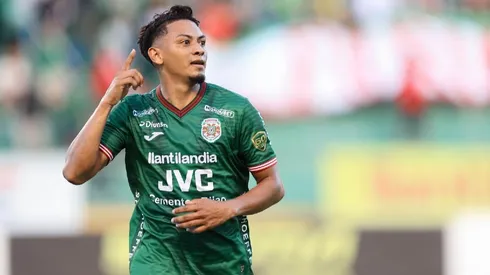 Alexy Vega aclara su futuro.