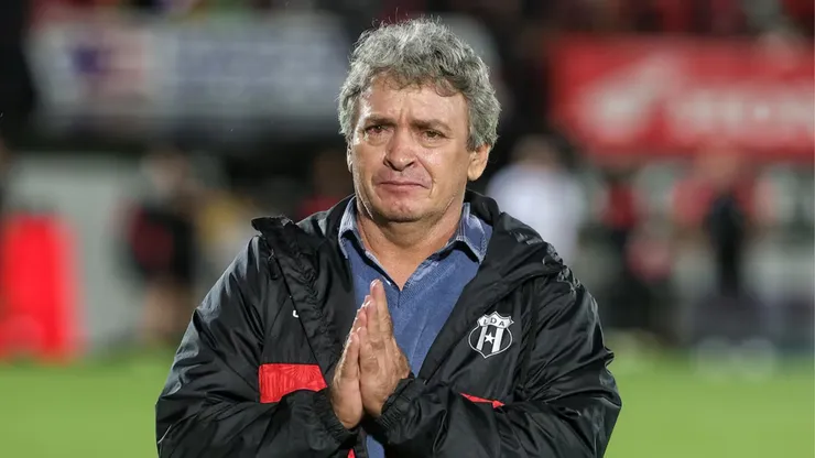 “No sigue”: Alajuelense concreta la renuncia menos pensada