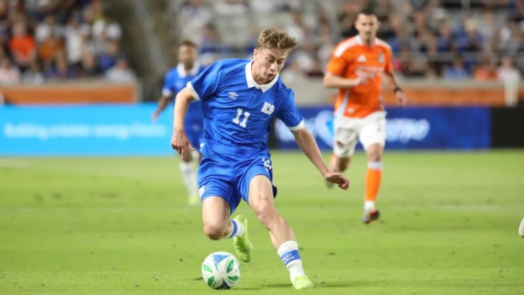 Nathan Ordaz, en acción durante el amistoso de La Selecta con Houston Dynamo. (Foto: DES / Salvador Quijada)