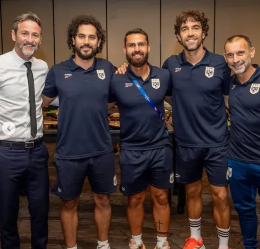 Guillem Escriu a la izquierda de Thomas Christiansen durante su etapa en Panamá.