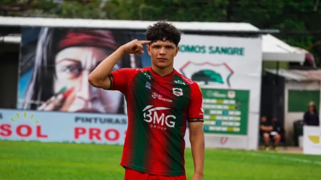 José Mora, en plena celebración tras haber anotado con Guanacasteca. (Foto: ADG)