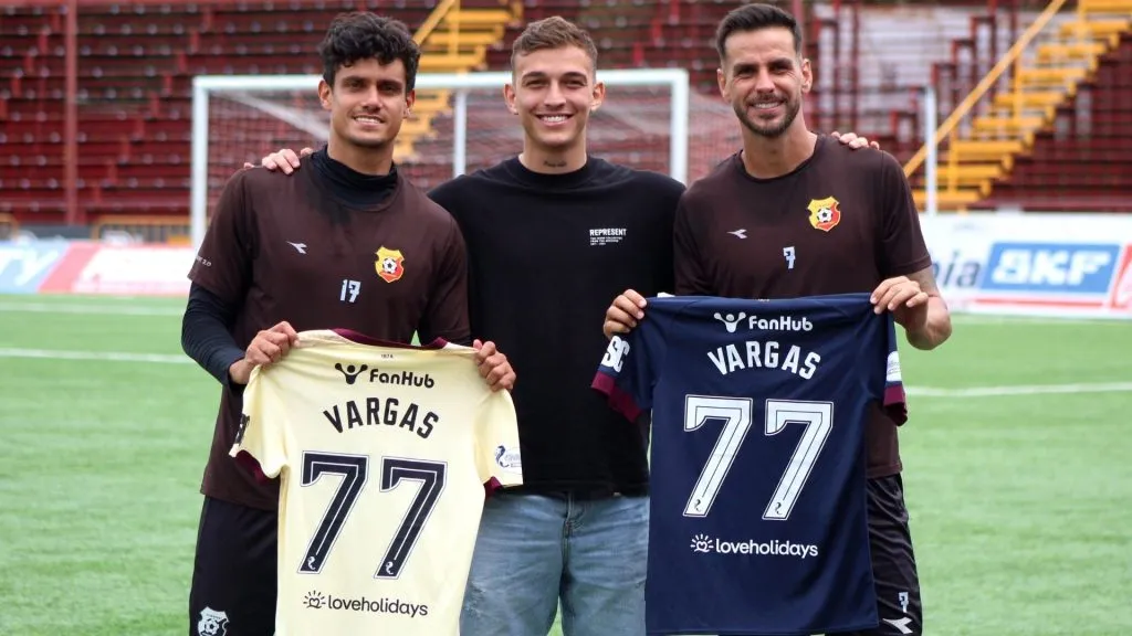 Kenneth Vargas visitó a sus ex compañeros.