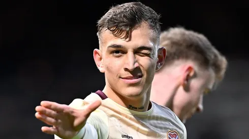 Nueva camiseta: Kenneth Vargas sorprende a Costa Rica