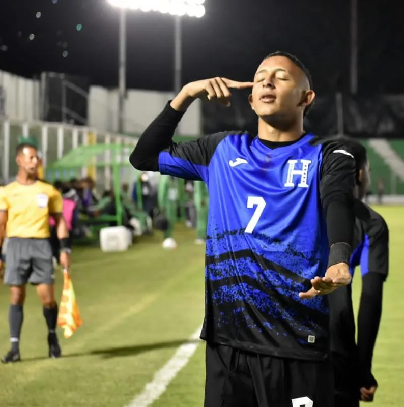 Nion Cruz será nuevo jugador de Real España. Solo falta su firma. (Foto: Concacaf)