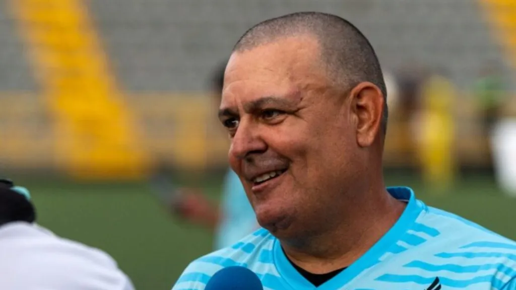 Yunielys Castillo dirige al Consultants y a Cuba.