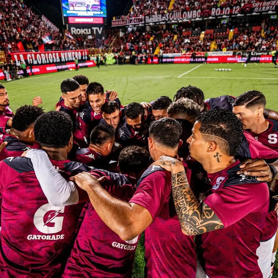 Gran parte del plantel de Saprissa está en la cuerda floja (Saprissa).