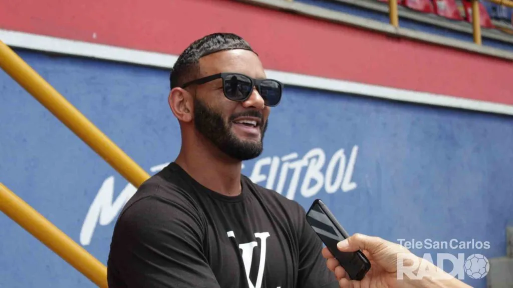 Carlos Clark habló sobre su partida de Alajuela (Tele San Carlos Radio).