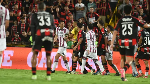 Saprissa analiza fichar a este futbolista de Alajuelense
