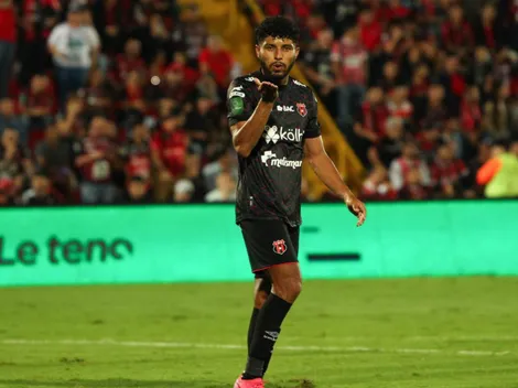 Johan Venegas se acerca a Alajuelense