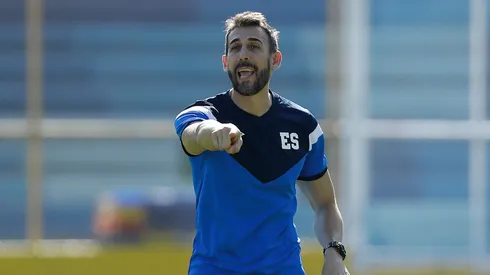 David Dóniga consigue en el extranjero lo que nunca pudo en El Salvador