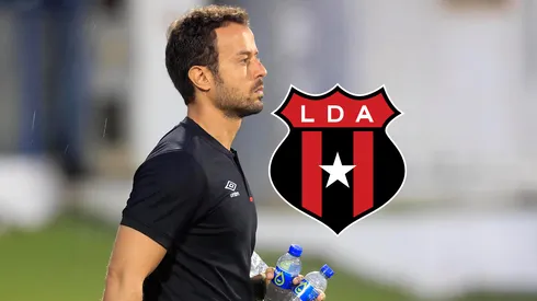 Alajuelense prepara al reemplazo de Javier Santamaría