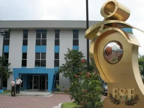 Equipo de El Salvador hace alianza histórica para salir de su crisis