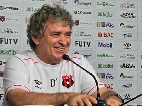 Machillo retiene a una figura de Alajuelense