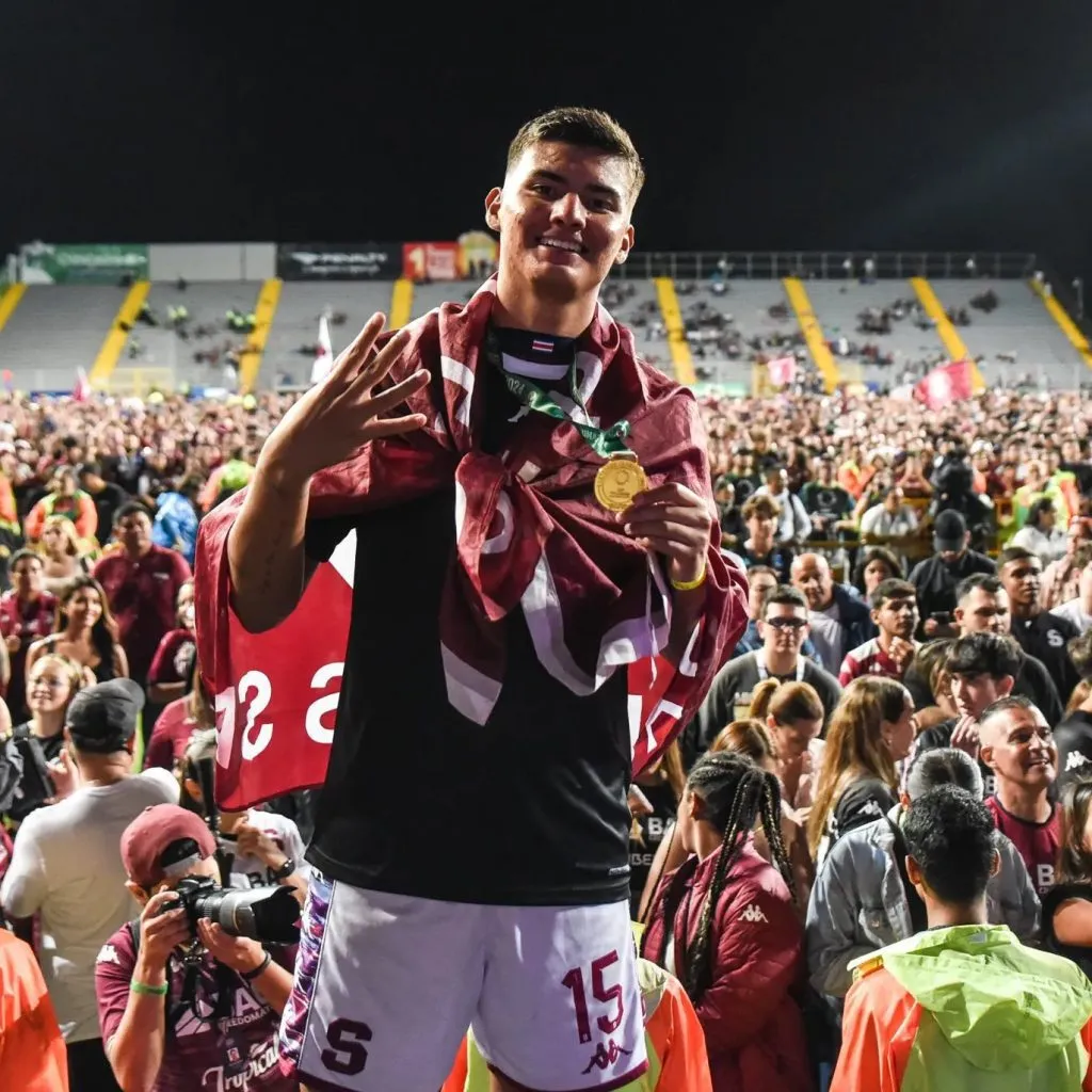 Douglas Sequeira jugará en Sporting. Foto: Saprissa