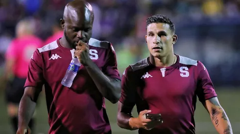 Luis Paradela y Javon East entusiasman a Saprissa
