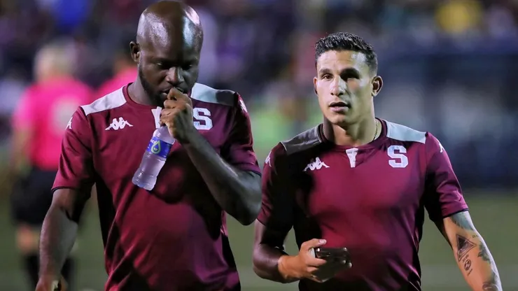 Luis Paradela y Javon East entusiasman a Saprissa