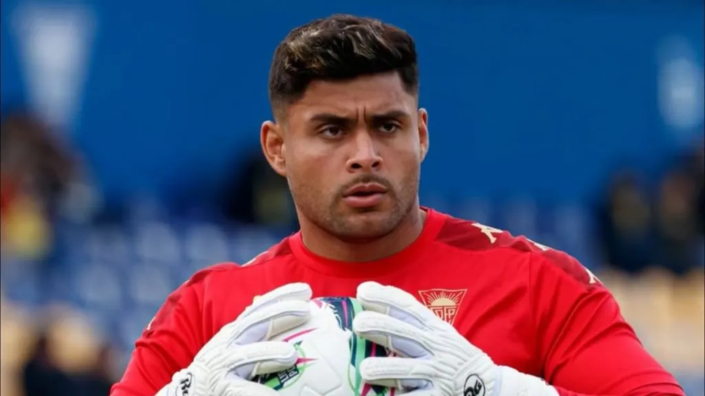 Chamorro pasó una temporada en el fútbol de Portugal (Estoril).