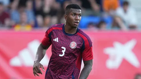 Tras hacer historia con La Sele, Jeyland Mitchell recibe otra mala noticia que impacta en su futuro.