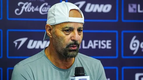 El técnico chileno llamó la atención.