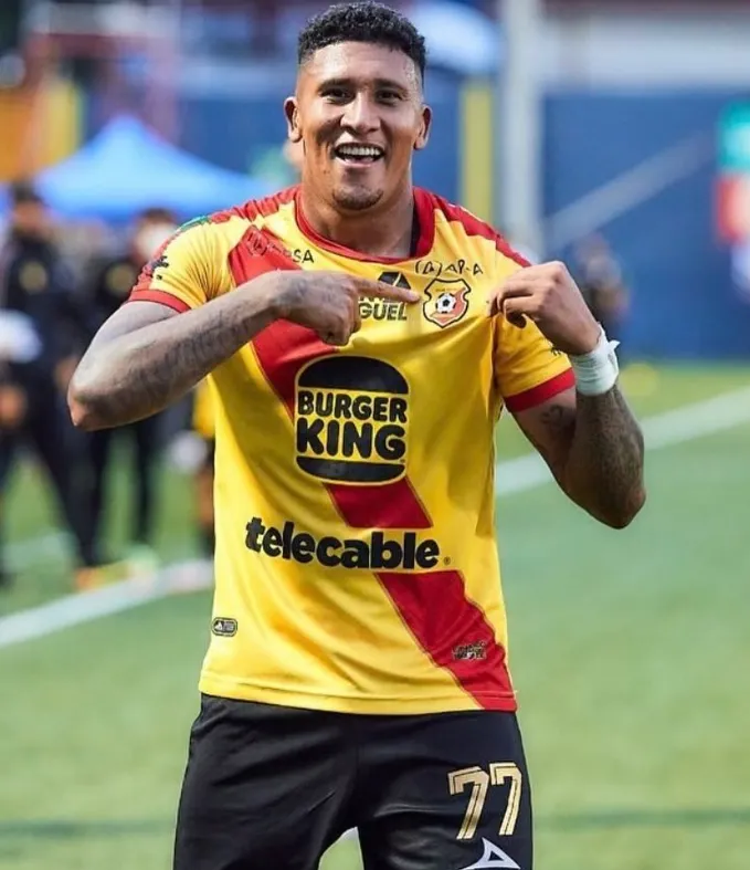 Ortiz ya no será jugador de Herediano (CS Herediano).