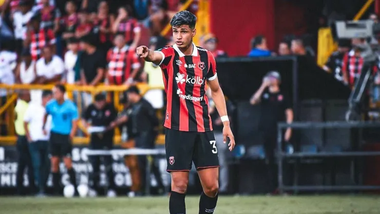 Fernando Lesme se acerca a Costa Rica