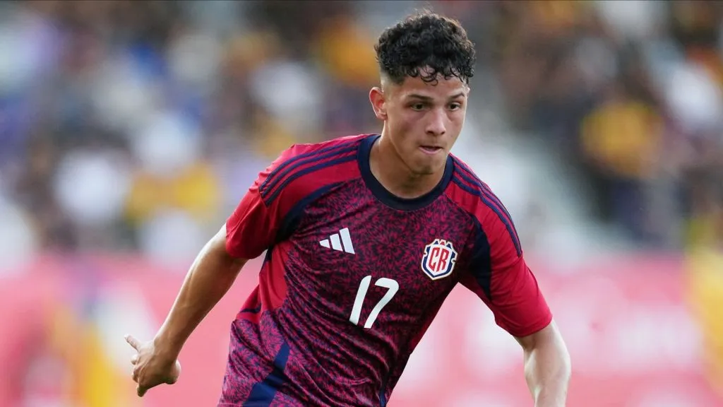 Warren Madrigal sufrió una grave lesión ante Surinam.