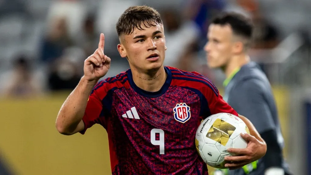 Manfred Ugalde es baja por suspensión.