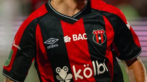 Padre de futbolista revela que irse Alajuelense le salvó la carrera