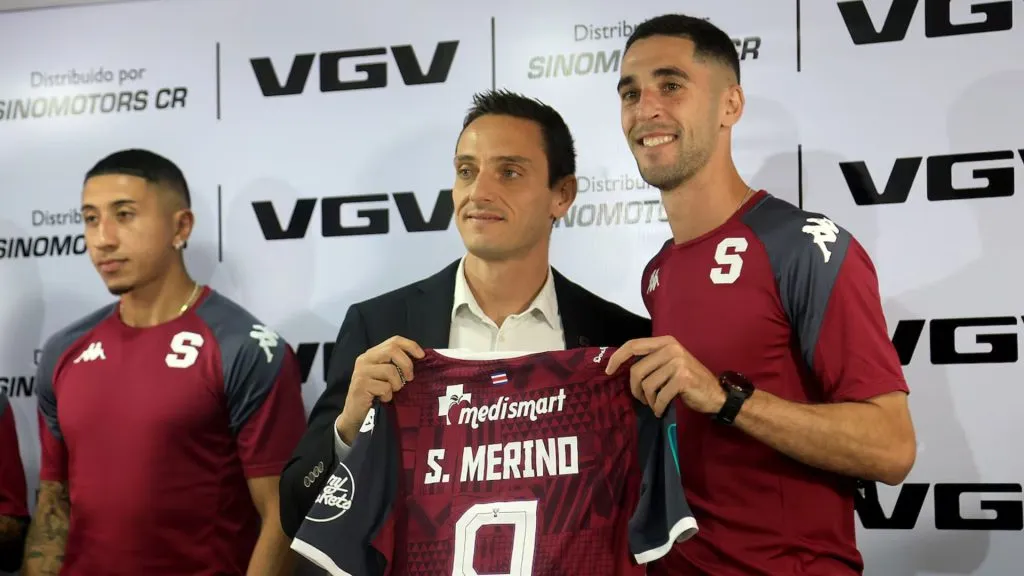 Las salidas de Sergio Gila y Sabin Merino pueden poner en jaque a Saprissa.