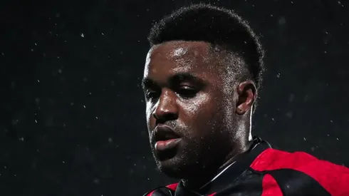 “No es el dinero”: Campbell rompe el silencio