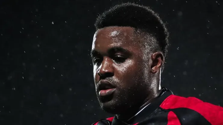 “No es el dinero”: Campbell rompe el silencio