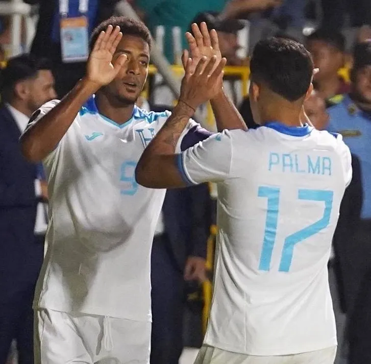 Choco Lozano y Luis Palma no jugarán de titulares ante Curazao, ya no son parte del 11 titular de Rueda.