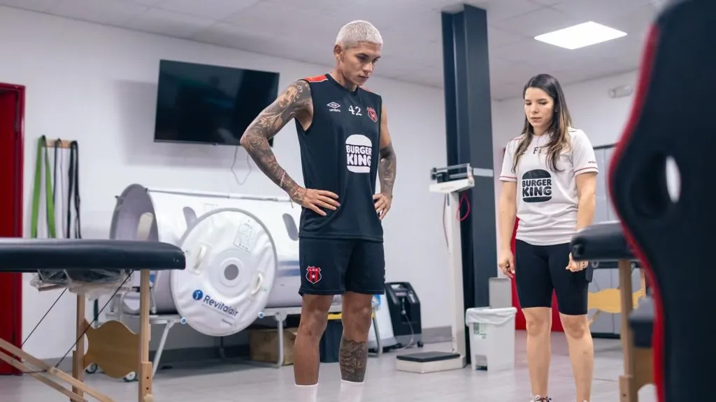 John Paul Ruiz ya se entrena con Alajuelense.