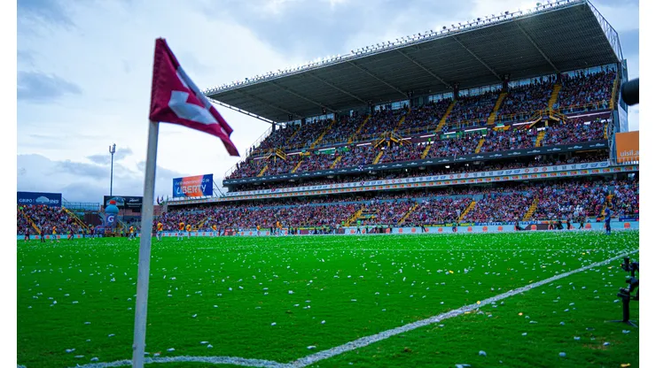 Toda Costa Rica consternada por la noticia que golpea a una joya de Saprissa: "Dejará el fútbol"