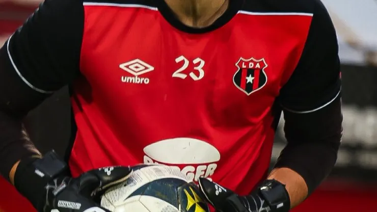 Soñó con jugar en Alajuelense y ahora se arrepiente