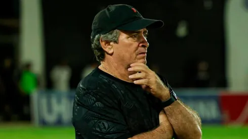 La salida de una figura en Alajuelense afecta a Machillo Ramírez.