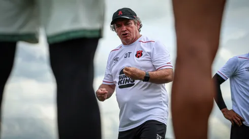 Cambio de planes: Machillo Ramírez retiene a una codiciada figura de Alajuelense que estaba a punto de irse