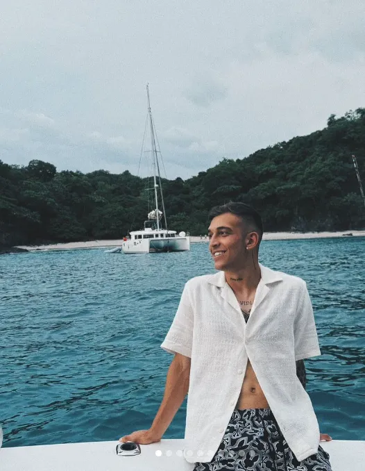 Vargas se encuentra de vacaciones en el país (Instagram).