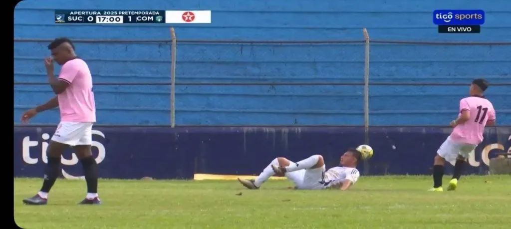 Wilson Pineda al momento de la lesión. (Foto: Captura de Tigo Sports)