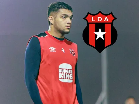 "Muy decepcionados": Guillermo Villalobos sacude al vestuario de Alajuelense