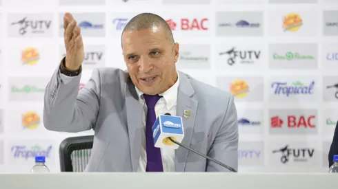 Erick Lonis habló sobre la salida de un futbolista del Saprissa.