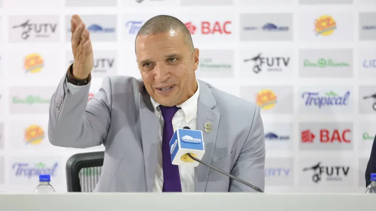 Erick Lonis habló sobre la salida de un futbolista del Saprissa.