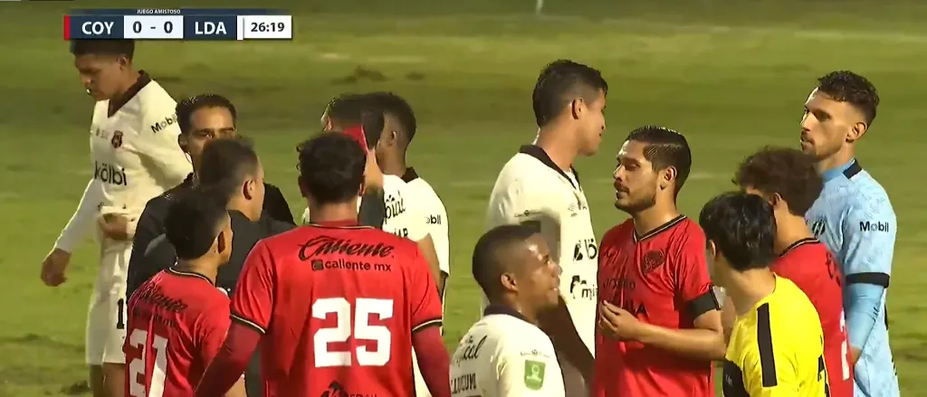 Gamboa fue expulsado al minuto 26 (Facebook).