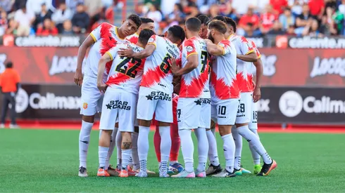 "Escoltado por la policía": Herediano protagoniza un escándalo