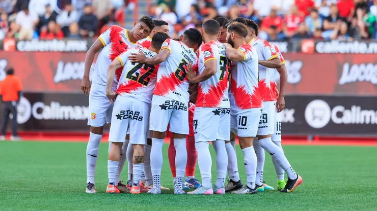 "Escoltado por la policía": Herediano protagoniza un escándalo