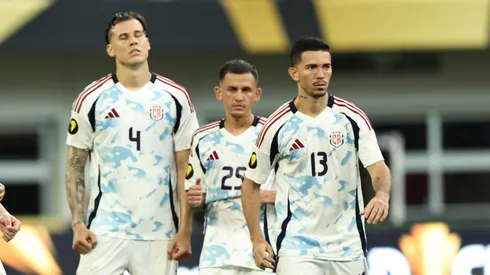 Costa Rica contra las cuerdas.