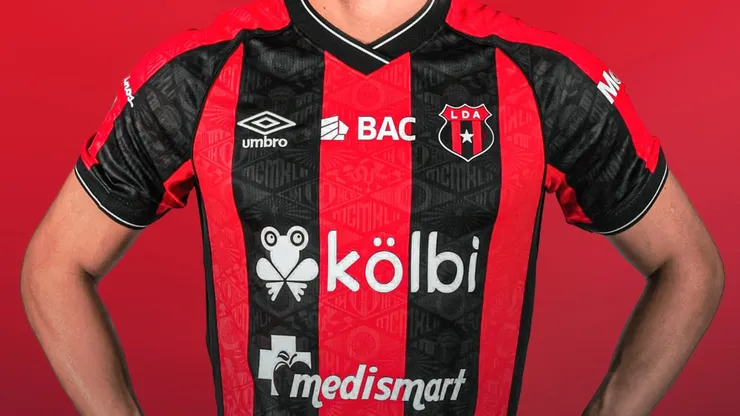 Alajuelense cerca de cerrar la llegada de un legionario.