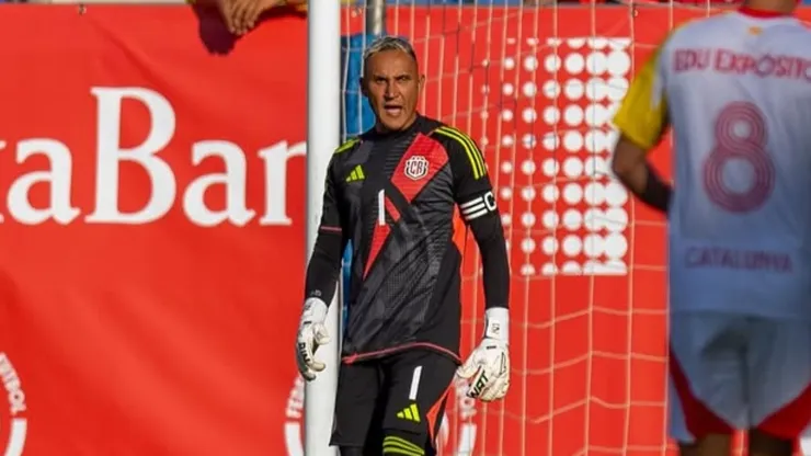 Keylor Navas es destrozado en Argentina.