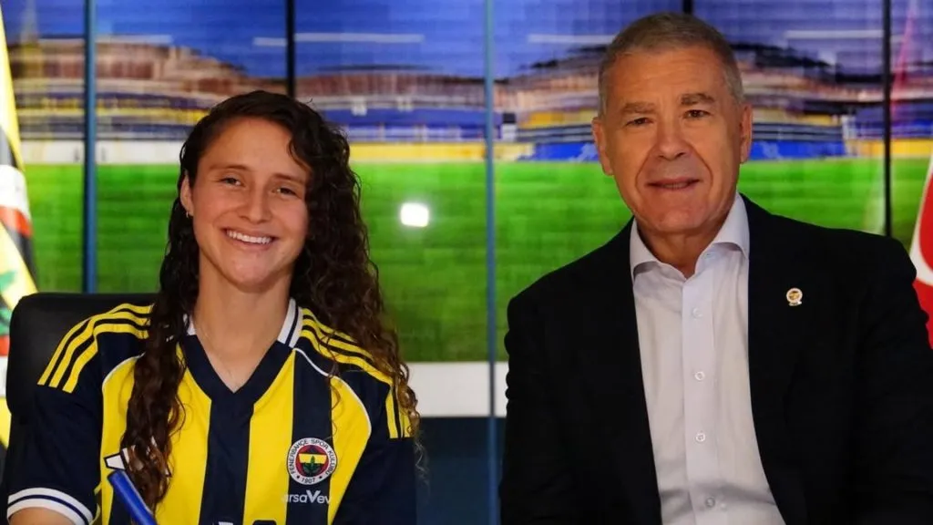 Salas firmó para el club turco.