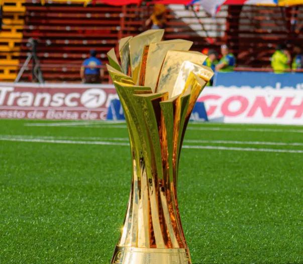 El caos se apodera del campeonato costarricense (UNAFUT).